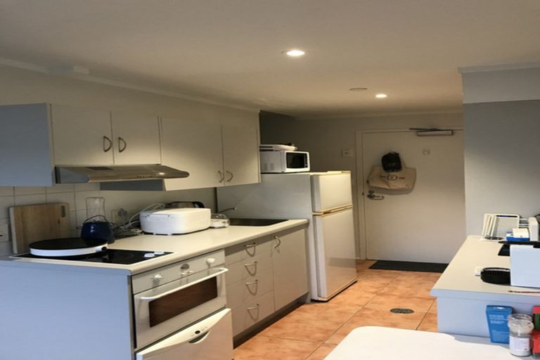 Photo of property in 14b/30 Westward Ho, Glen Eden, Auckland, 0602