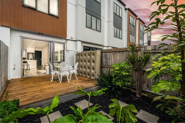 Photo of property in 6/3 Abbotleigh Avenue, Te Atatu Peninsula, Auckland, 0610