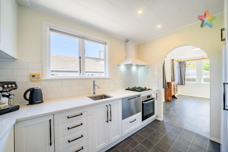 Photo of property in 43 Fleet Street, Naenae, Lower Hutt, 5011