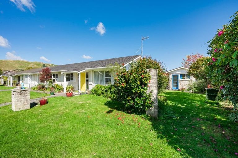 Photo of property in 2 Koromiko Road, Waikanae, 5036