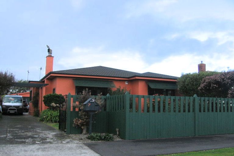 Photo of property in 7 Rangitira Avenue, Palmerston North, 4414
