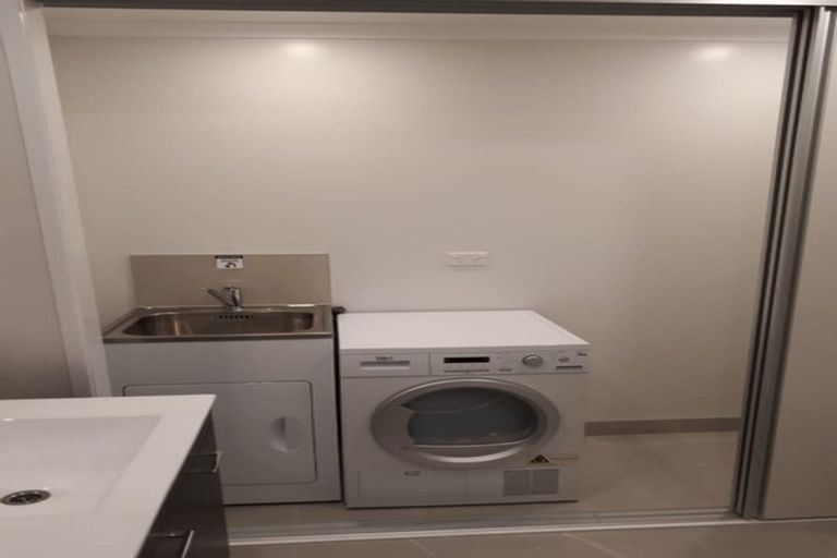 Photo of property in 17 Tuatua Road, Hobsonville, Auckland, 0616