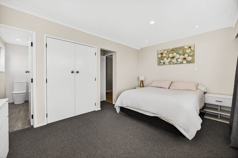 Photo of property in 99 Sunnyside Road, Sunnyvale, Auckland, 0612