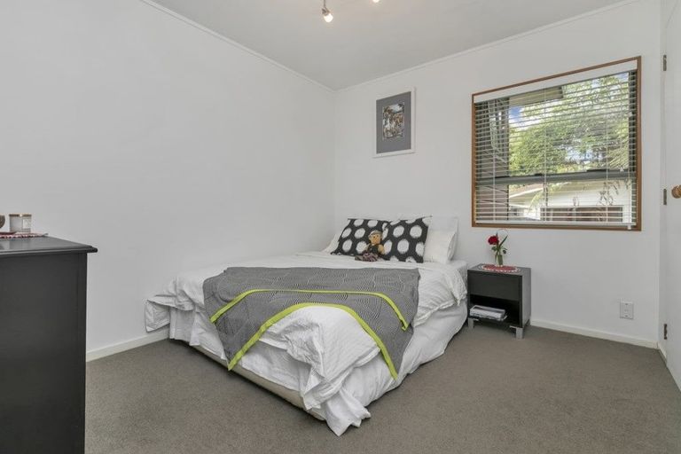 Photo of property in 2/143a Mokoia Road, Birkenhead, Auckland, 0626