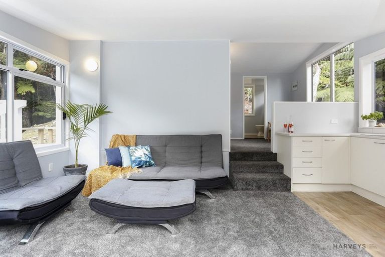 Photo of property in 110 Piha Road, Piha, New Lynn, 0772