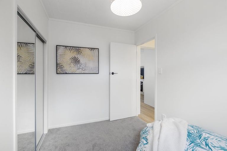 Photo of property in 4/24 Dawnhaven Drive, Te Atatu Peninsula, Auckland, 0610