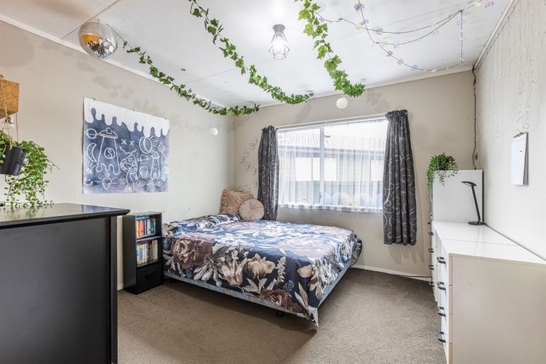 Photo of property in 16 Jupiter Street, Milson, Palmerston North, 4414