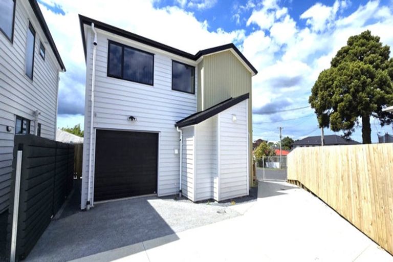 Photo of property in 8a Nield Road, Manurewa, Auckland, 2102