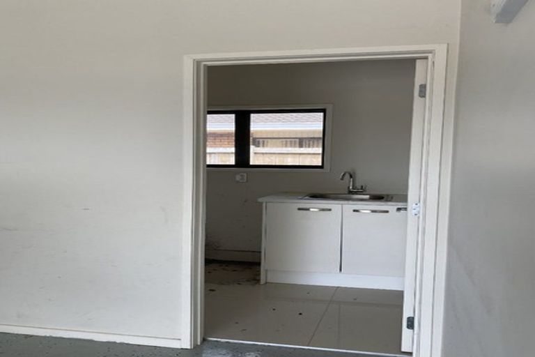 Photo of property in 5 Fielding Crescent, Farm Cove, Auckland, 2012