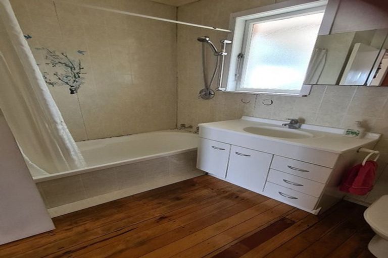 Photo of property in 128a Great South Road, Takanini, 2112