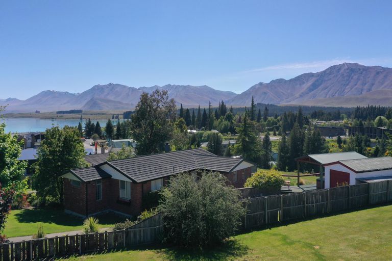 Photo of property in 31 Aorangi Crescent, Lake Tekapo, 7999