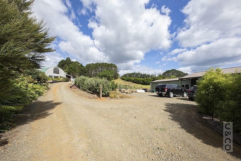 Photo of property in 231 Taiapa Road, Muriwai, Waimauku, 0881