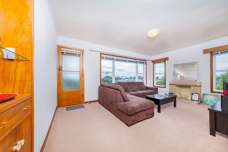 Photo of property in 10 Woodward Avenue, Mangere Bridge, Auckland, 2022