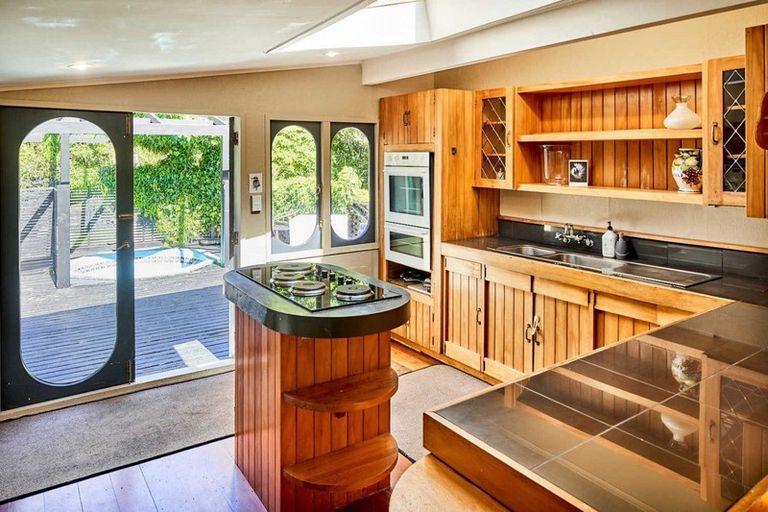 Photo of property in 30 Ferry Road, Days Bay, Lower Hutt, 5013