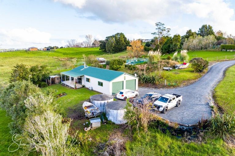 Photo of property in 105 Gorge Road, Maungaturoto, 0520