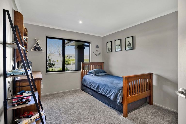 Photo of property in 5 Te Arakete Place, Hurworth, New Plymouth, 4310