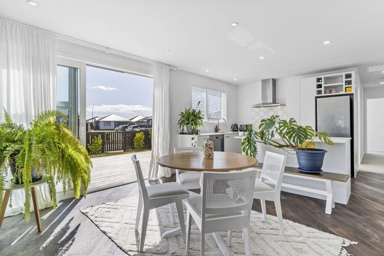 Photo of property in 11 Union Drive, Papamoa, 3118