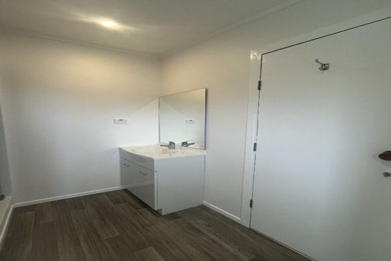 Photo of property in 2 Mervyn Place, Plimmerton, Porirua, 5026