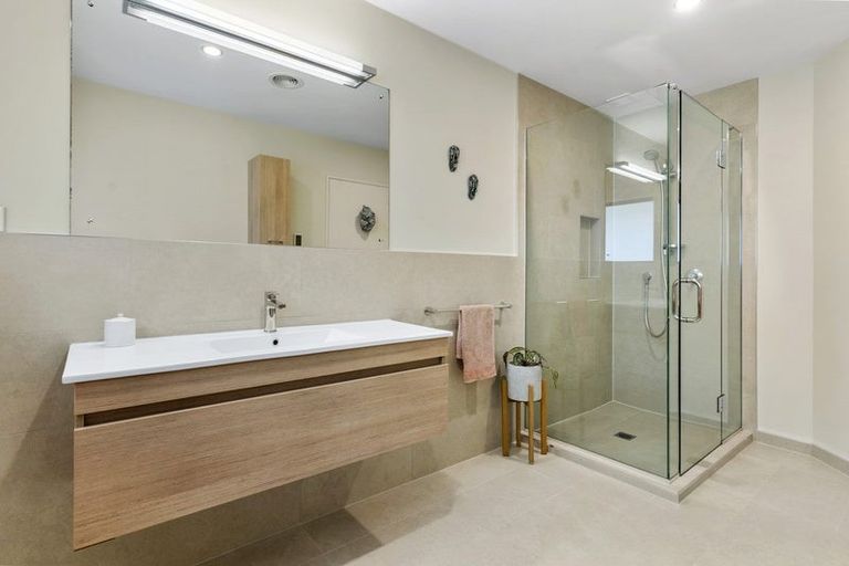 Photo of property in 31 Beachwood Drive, Hatfields Beach, Orewa, 0931