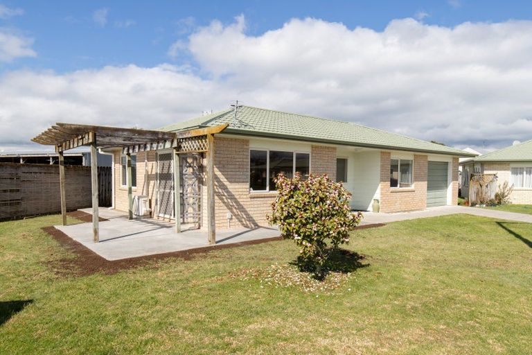 Photo of property in 8 Weddell Place, Ngatea, 3503