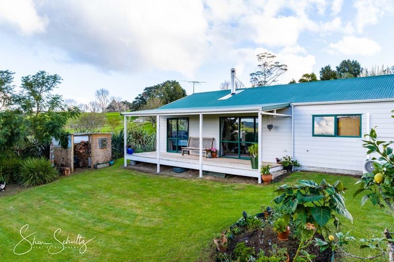 Photo of property in 105 Gorge Road, Maungaturoto, 0520
