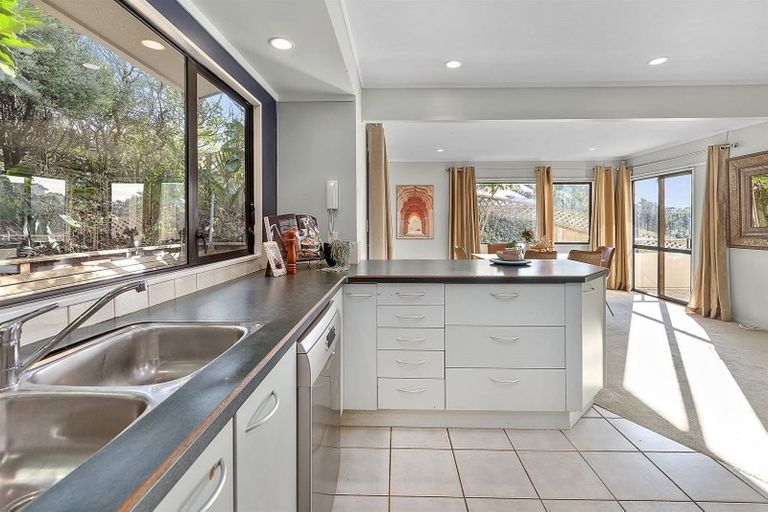 Photo of property in 16a Mana View Road, Paremata, Porirua, 5026