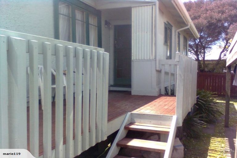 Photo of property in 1/12 Hinekohu Street, New Lynn, Auckland, 0600