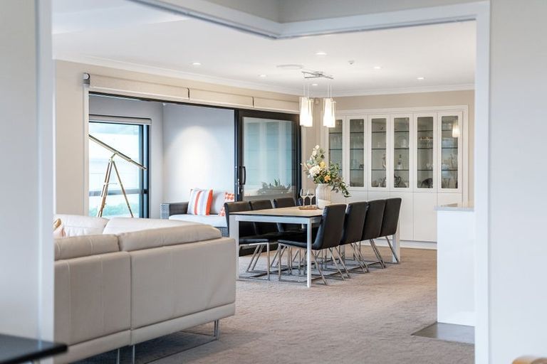 Photo of property in 14 Wangapeka Way, Aotea, Porirua, 5024