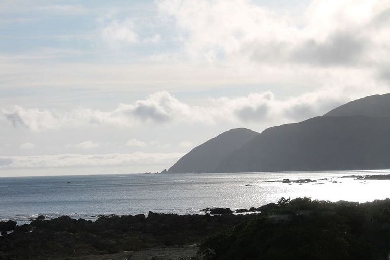 Photo of property in 442 The Esplanade, Island Bay, Wellington, 6023