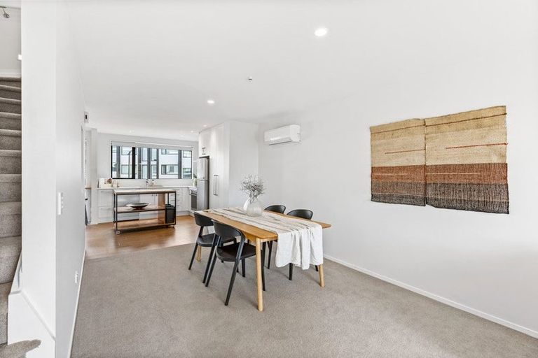 Photo of property in 18 Memorial Park Lane, Hobsonville, Auckland, 0618