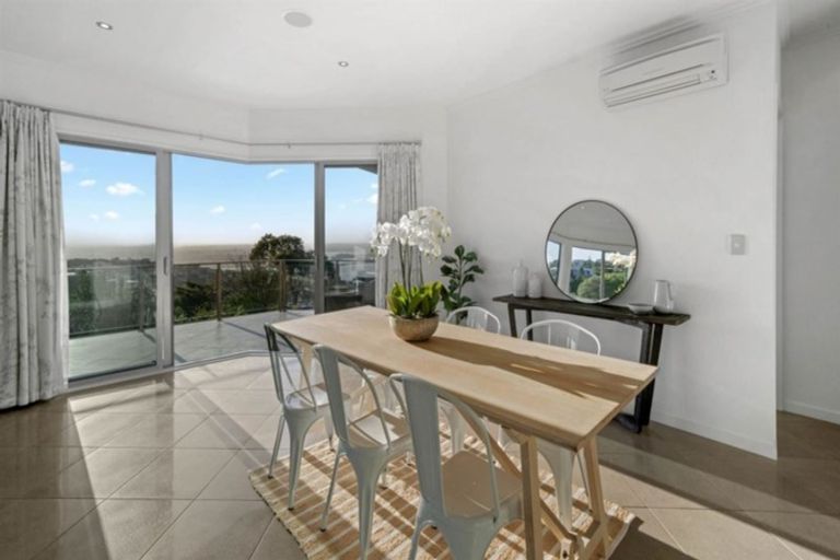 Photo of property in 19 Luxton Place, Mount Pleasant, Christchurch, 8081