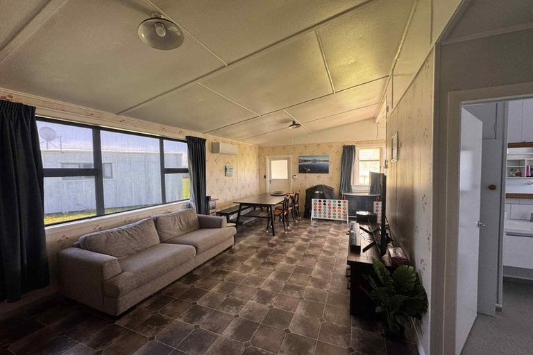 Photo of property in 4 Coleman Avenue, Waverley, 4591