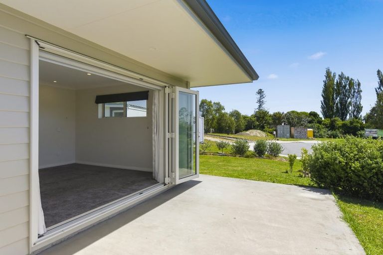 Photo of property in 1 Te Naihi Place, Paraparaumu, 5032