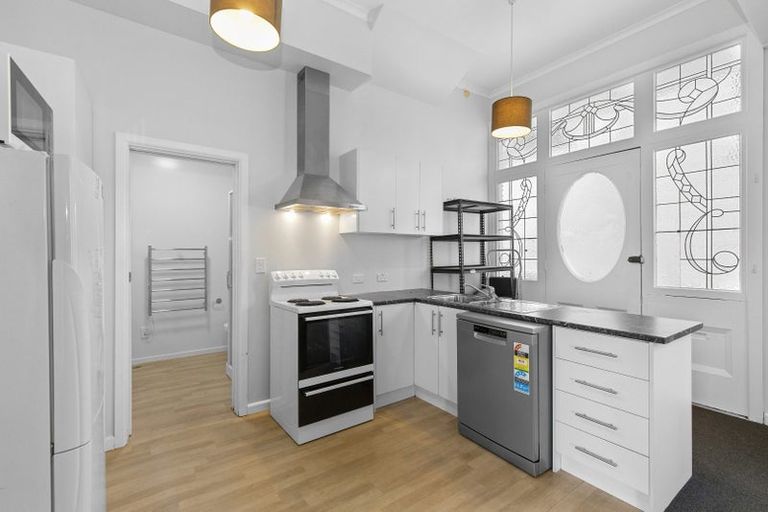 Photo of property in 262 The Terrace, Te Aro, Wellington, 6011