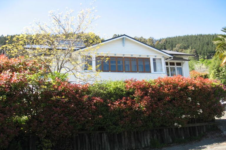 Photo of property in 11 Ngatitama Street, Nelson South, Nelson, 7010