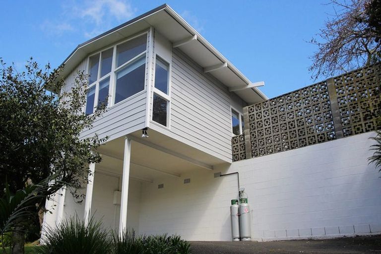 Photo of property in 23 Parkes Avenue, Saint Johns Hill, Whanganui, 4501