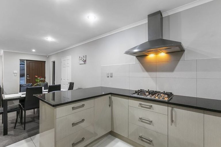Photo of property in 13 Thomas Rea Place, Te Atatu South, Auckland, 0610