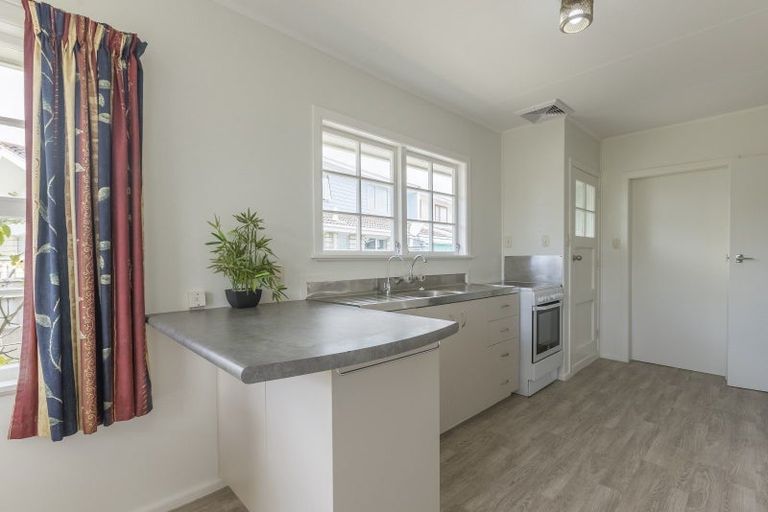Photo of property in 44 Walton Road, Paraparaumu Beach, Paraparaumu, 5032