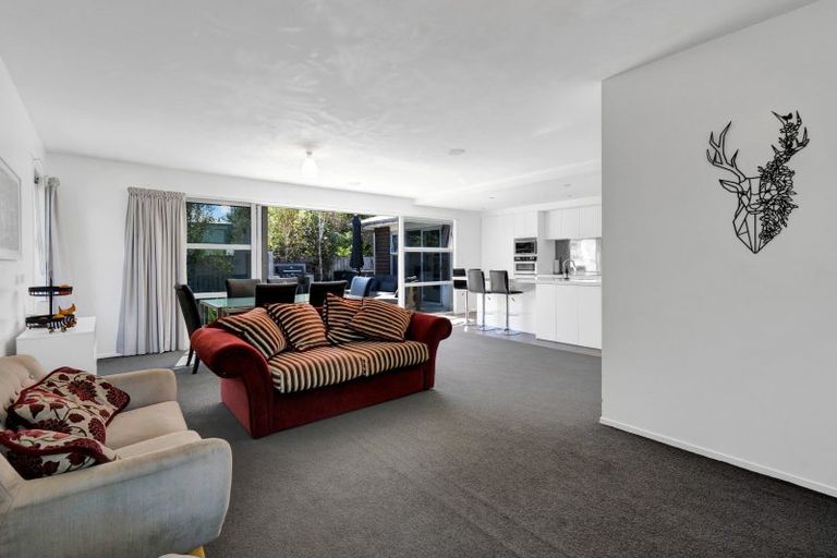 Photo of property in 77 Brooklands Road, Brooklands, New Plymouth, 4310