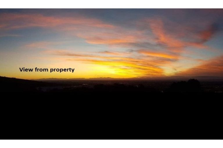 Photo of property in 36 Rockview Place, Mount Pleasant, Christchurch, 8081