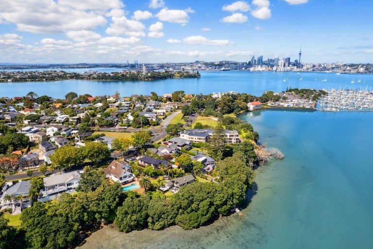 Photo of property in 7 Beresford Street, Bayswater, Auckland, 0622