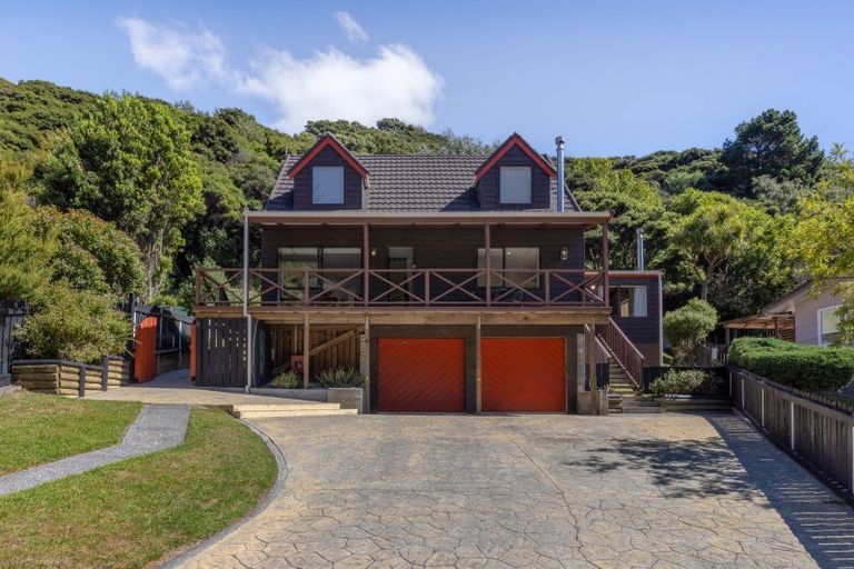 Photo of property in 40 Postgate Drive, Whitby, Porirua, 5024