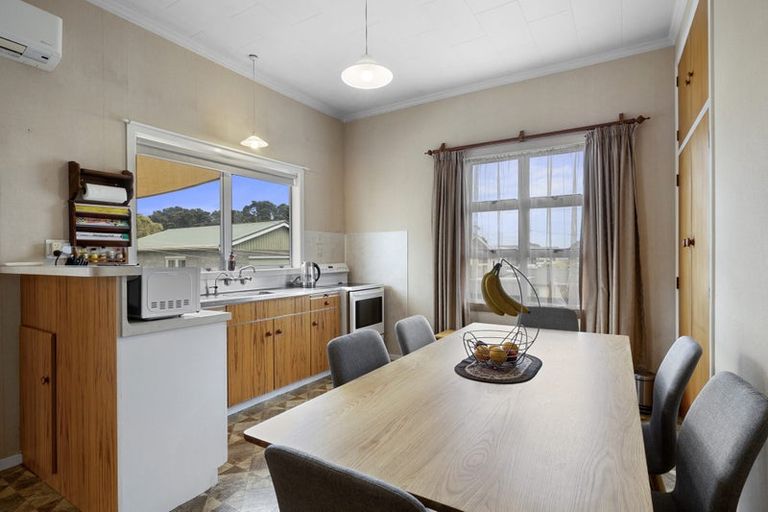 Photo of property in 62 Record Street, Fitzroy, New Plymouth, 4312