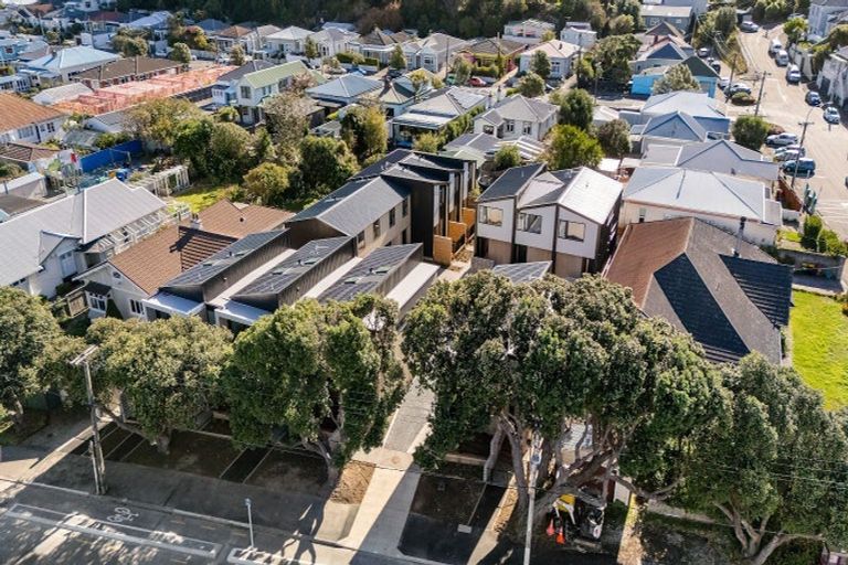 Photo of property in 7/152 The Parade, Island Bay, Wellington, 6023