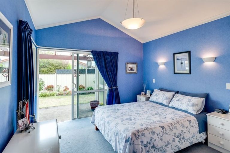 Photo of property in 14 Alderney Way, Taradale, Napier, 4112