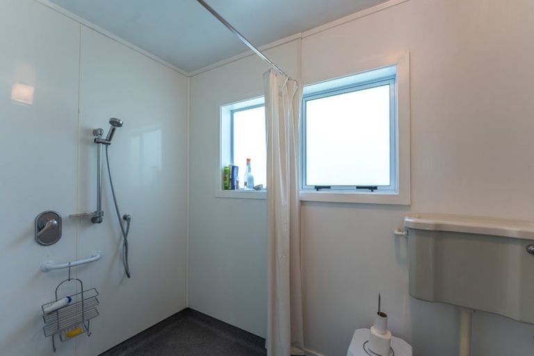 Photo of property in 25 Te Moana Road, Waikanae Beach, Waikanae, 5036