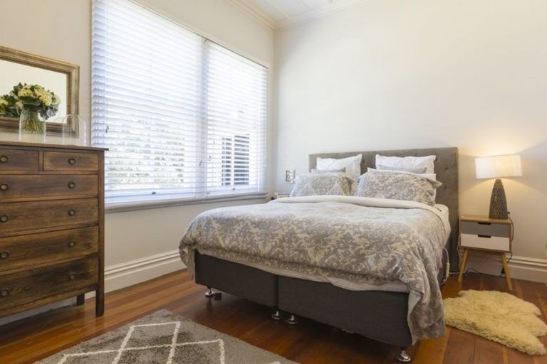 Photo of property in 14 Collingwood Road, Waiuku, 2123