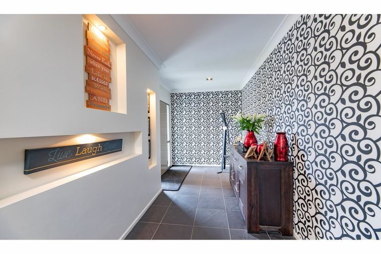 Photo of property in 20 Evergreen Place, Parklands, Christchurch, 8083