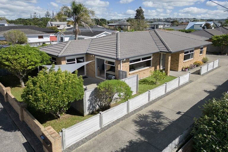Photo of property in 25 Pine Road, Orewa, 0931