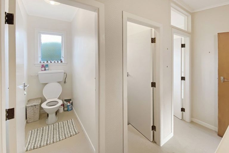 Photo of property in 8 Feltham Street, Hunterville, 4730